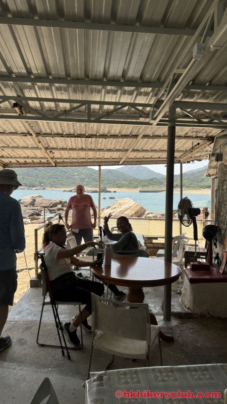 Shek Pai Wan rest area that sells all sorts of drinks and food