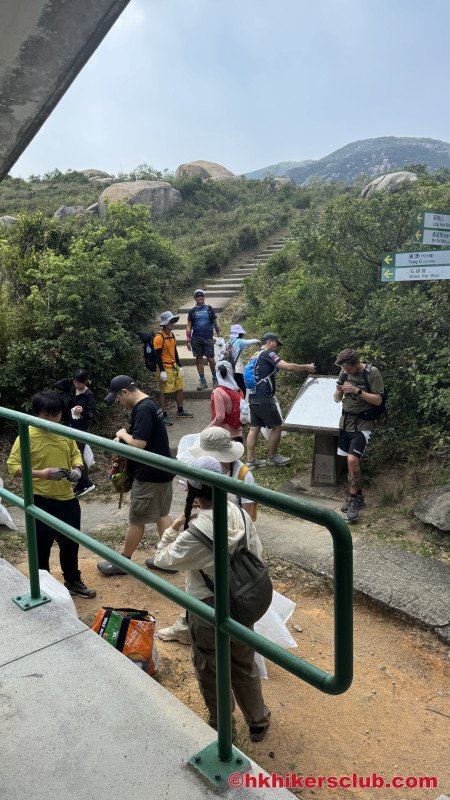 Some very dedicated volunteer hikers who are patrolling and picking up rubbish on the trails and beaches. Kudos to them and please keep HK clean