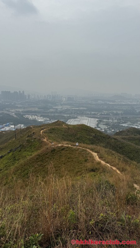 Somewhat hazy but still spectacular views all the way along 